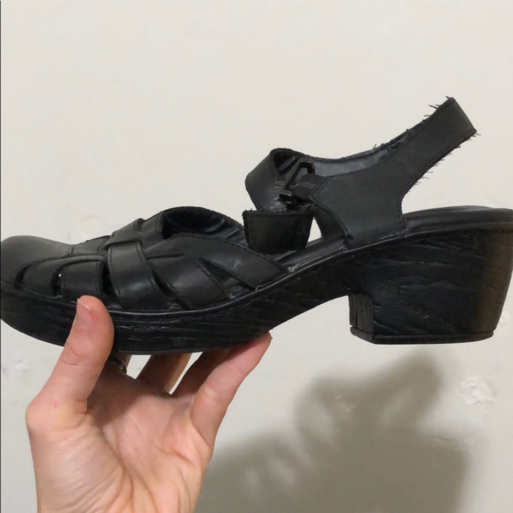 Black Leather Low-Heeled Strappy Mary Janes